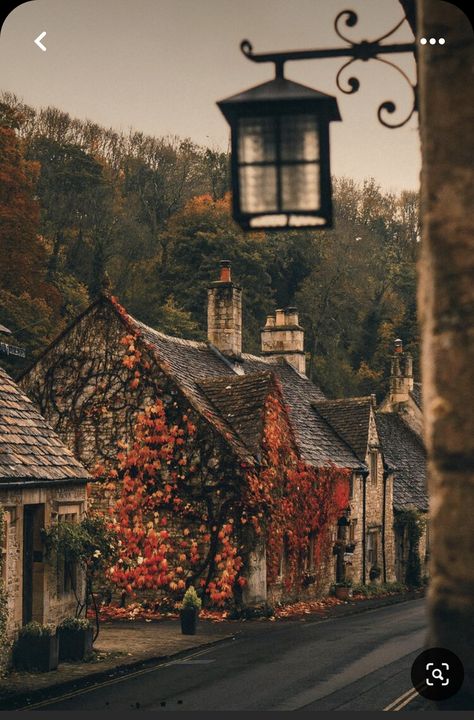 Autumn Inspiration Photography, English Autumn Aesthetic, Old Town Aesthetic, Autumn In England, Fall Town, Autumn Town, Autumn England, England Town, England Aesthetic