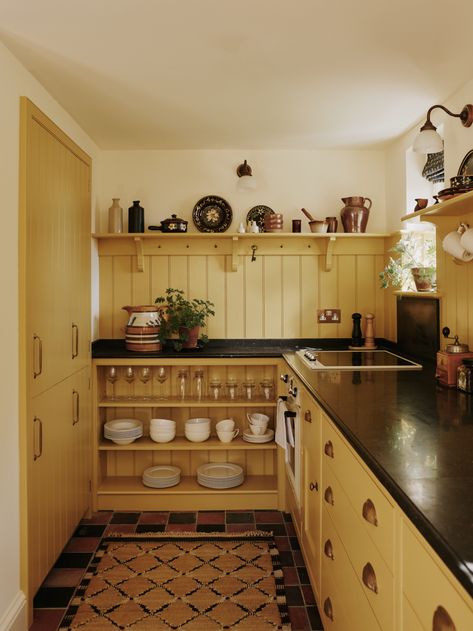 Swiss Coffee With Wood Trim, Kitchen In Victorian House, Sudbury Yellow, 19th Century Kitchen, Victorian Country House, Kitchen Victorian, Joinery Design, Victorian Kitchen, English Kitchens