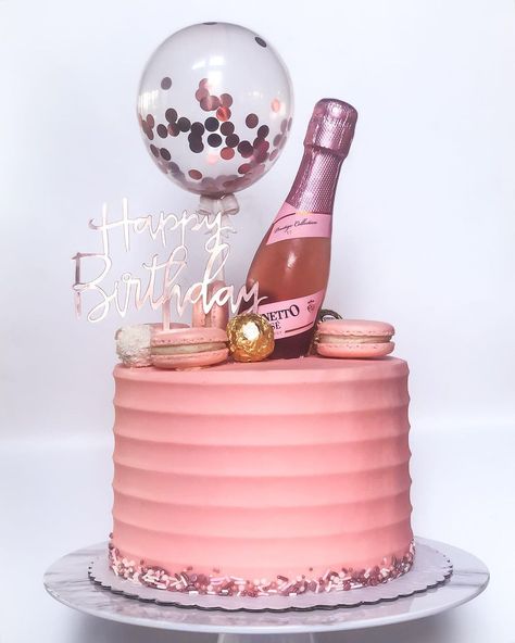 Prosecco Themed Cake, Pink Prosecco Cake, Wine Birthday Cake, Champagne Theme Birthday Cake, Wine Theme Cakes, Birthday Cake With Champagne Bottle, Wine Tasting Birthday Party, Birthday Cake Wine, Mini Prosecco Bottles