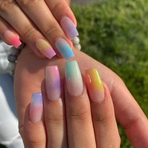 Sheyla Gamez on Instagram: “Rainbow ombre 😍❤️🧡💛💚💙💜 also its pride month🤪 • • • • #dippowder #dipnails #dippowdermanicure #mani #manicure #newset #nailart #naildesigns…” Pan Nails, Pride Nail, Nails Ombre, Powder Manicure, Rainbow Ombre, Nails Square, Dark Nails, Rainbow Nails, Pride Month