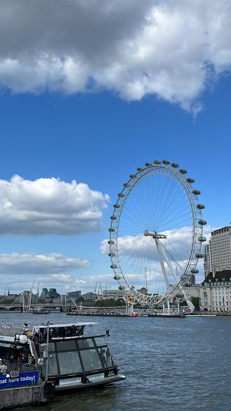 London eye @carrmencostoya London Eye Aesthetic, London Driving, Aesthetic London, Islamic Wallpaper Iphone, London Baby, London Aesthetic, Paris London, London Calling, Islamic Wallpaper