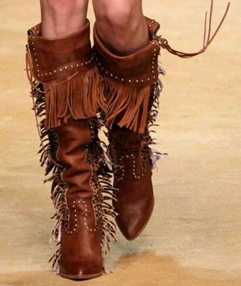 A must have... Bota Country, Boho Boots, Cowgirl Chic, Fringe Boots, Cowgirl Style, Cowgirl Boots, Western Boots, Look Fashion, High Boots