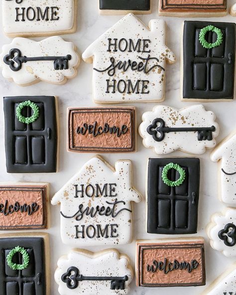 Key Shaped Cookies, House Closing Cookies, First Home Cookies, Home Sweet Home Cookies Decorated, House Warming Sugar Cookies, Key Cookies Decorated, House Warming Cookies Decorated, Welcome Home Cookies Decorated, New House Cookies