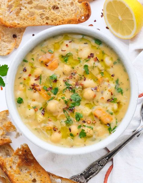 Chickpea and Bean Soup Jackfruit Soup Recipes, Dinner With Chickpeas, Bean Soups, Butter Bean Soup, Spicy Broth, Pinto Bean Soup, Recipes With Kidney Beans, Cheap Meal Plans, Delicious Soups