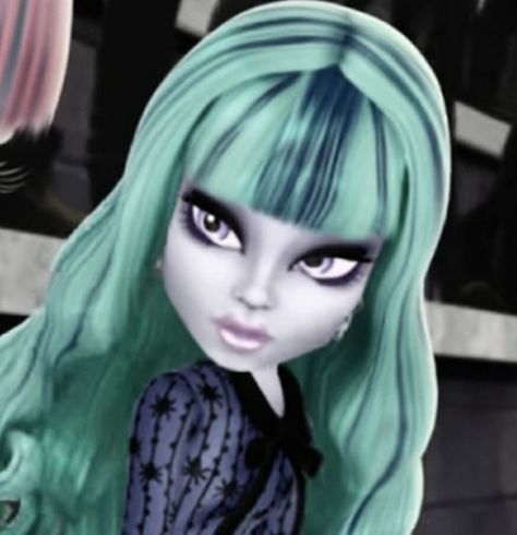 Monster High // Haunted movie Monster High Movies List, Monster High Characters Twyla, Twyla Monster High, Monster High Haunted, Haunted Movie, Twyla Boogeyman, Monster High Aesthetic, Monster H, Doll Drawing