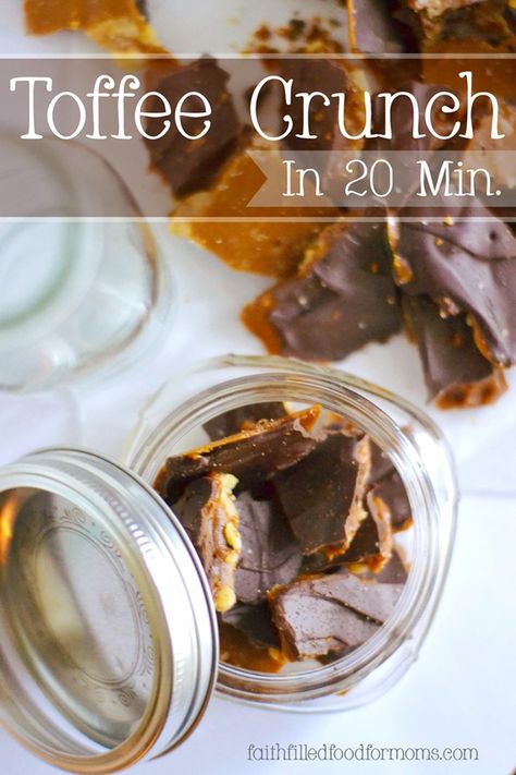 Homemade Toffee Crunch Candy Recipe is a great first time beginners candy making experience! Always turns out delish, it's super easy to make and makes a great gift! #candymaking #beginners #stepbystep #candy #diy #gift Toffee Truffles, Old Fashioned Christmas Candy, No Bake Chocolate Desserts, Easy Toffee, Toffee Crunch, Homemade Toffee, Toffee Recipe, Filling Food, Christmas Candy Recipes