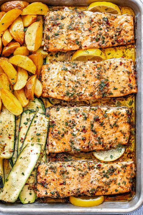 Baked Salmon Sheet Pan Recipe - #salmon #recipe #eatwell101 - Quick and healthy, this salmon sheet pan recipe is a complete family dinner with roasted potatoes and zucchini! - #recipe by #eatwell101® One Pan Meals Salmon, One Sheet Pan Meals Healthy Fish, Menu With Salmon, Healthy Dinner Salmon Recipes, Salmon With Roasted Potatoes, Salmon And Zucchini Sheet Pan Dinner, One Pan Salmon And Veggies, Whole 30 Salmon Recipes, Salmon Recipes Whole 30