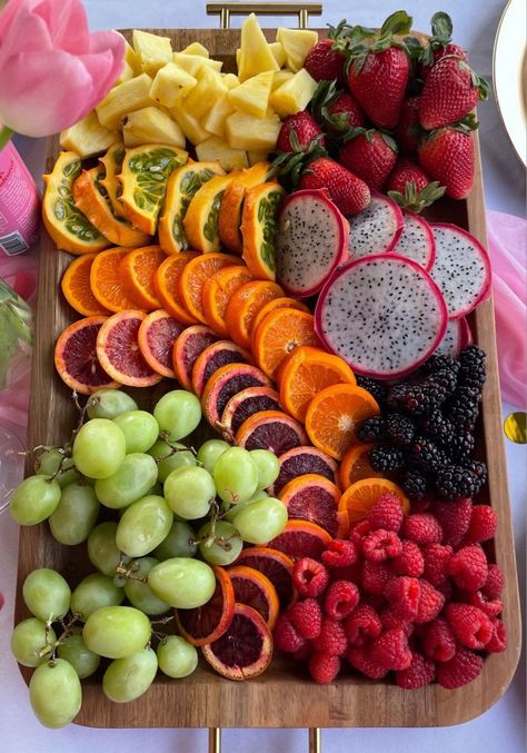 nice ideas to cut fruits platting decoration Fruit Chacutery Board Ideas, Veggie And Fruit Charcuterie Board, Charcuterie Board Ideas Dessert, Theme Charcuterie Board Ideas, Charcuterie Board Snacks, Fruit Charcuterie Board Ideas, Butter Board Charcuterie, Theme Charcuterie Board, Butter Board Ideas