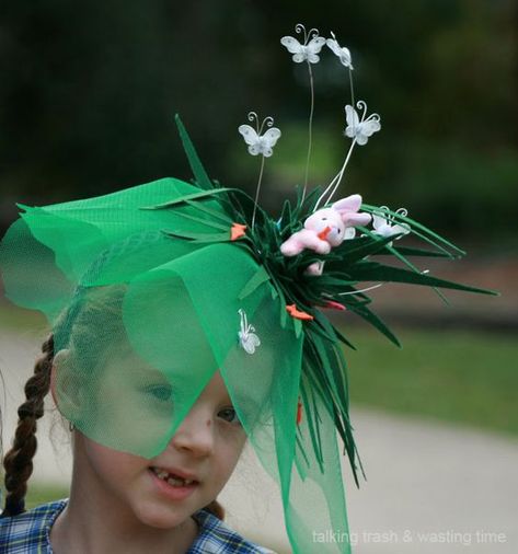 Diy Easter Hat, Easter Hat Parade Ideas, Girls Easter Bonnet, Easter Bonnet Parade, Easter Hat Ideas, Easter Bonnet Ideas, Easter Hat Parade, Desert Food, Easter Bonnets