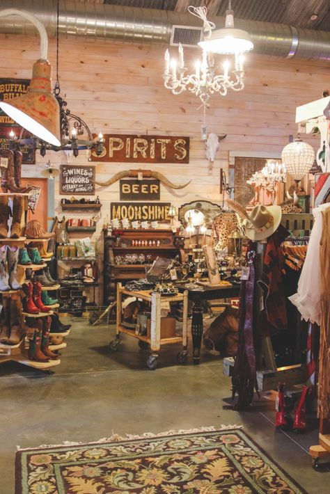 Junk Gypsy Headquarters in Round Top Texas Country Boutique Decor, Western Boutique Interior Design, Western Boutique Decor Ideas, Western Boutique Display Ideas, Western Store Display Ideas, Western Boutique Ideas, Western Boutique Display, Boho Boutique Decor, Harlow James