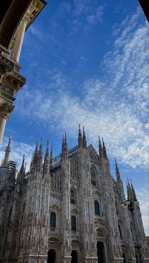 Cathedral Aesthetic, Italy Cathedral, Italy Architecture, Milan Cathedral, Places In Italy, Architecture Old, Milan Italy, Dream Destinations, Travel Aesthetic