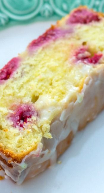 Raspberry Lemon Loaf Cake Recipe, I don't usually like lemon but this looks good enough to give it a try. Raspberry Lemon Loaf, Lemon Loaf Cake Recipe, Mayo Cake, Raspberry Lemon Cakes, Lemon Loaf Cake, Loaf Cake Recipes, Tea Cakes Recipes, Caramel Glaze, Raspberry Recipes