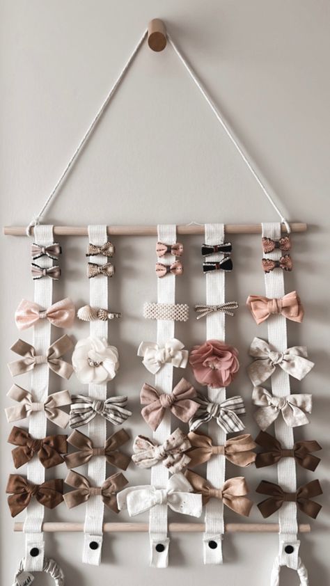 Hair Bows Holder Diy, Macrame Bow Holder, Hair Bows Holder, Diy Hair Bow Holder, Diy Bow Holder, Hair Bow Hanger, Bow Display, Hair Bow Organizer, Bow Organizer