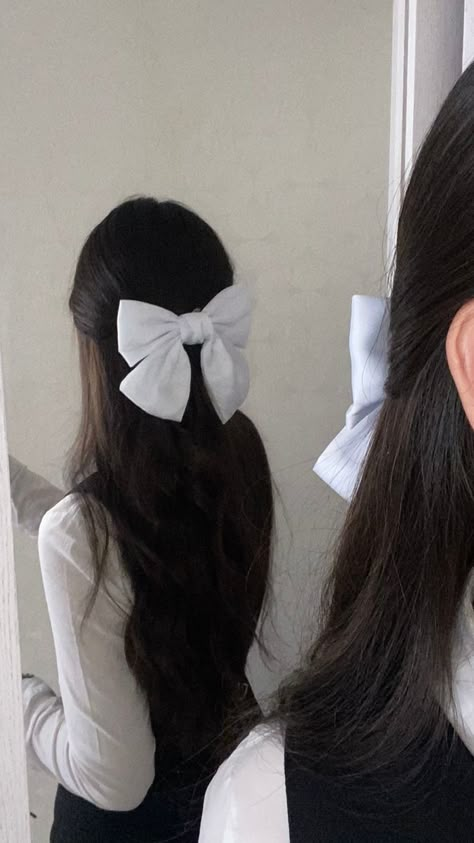 Hairstyle Ideas Easy, Hair Inspiration Long, 사진 촬영 포즈, Bow Hairstyle, Trendy Hairstyle, Easy Hairstyle, Ribbon Hairstyle, Peinados Fáciles Para Cabello Corto, Selfie Ideas Instagram