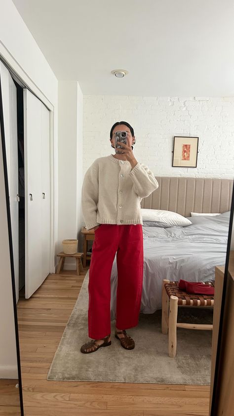 Mya Hansel (@myagelber) • Fotos e vídeos do Instagram Style Words, A Week Of Outfits, Week Of Outfits, Best Pants, My Personal Style, Couture Designers, Colored Pants, Of Outfits, Blue Outfit