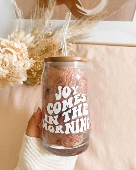 The Cup Shop on Instagram: “JOY COMES IN THE MORNING CUP ✨ “Weeping may tarry for the night, but joy comes in the morning.”” Christian Cups, Christian Coffee Shop, Cute Cutlery, Joy Comes In The Morning, Gifts For Christians, Cup Inspiration, Coffee And Jesus, Glass Cup With Lid, Christian Mugs