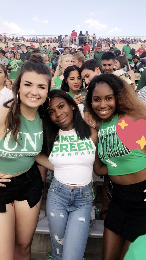 Unt Game Day Outfits, Game Day T Shirts Diy, Ways To Cut Shirts, College Game Day, College Game Days, College Shirts, Game Day Shirts, Gameday Outfit, Party Outfits