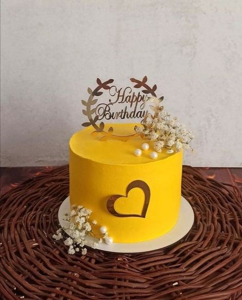 Yellow Cake Decoration Birthday, Treslechescake Design, Yellow Cake Designs Birthday Women, Yellow Theme Cake, Haldi Cake Design, Yellow Cake Designs Birthday, Haldi Cake, Yellow Cake Design, Birthday Cake For Women Elegant