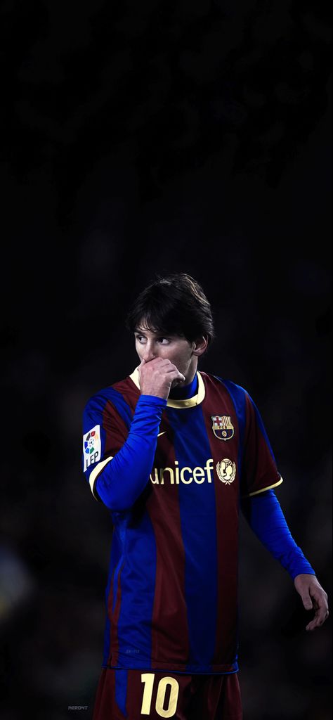 Cold Messi Wallpaper, Messi With Black Background, Messi Cold, Sick Pfp, Messi 2009, Young Messi, Messi Goat, Messi Wallpaper, Soccer Backgrounds