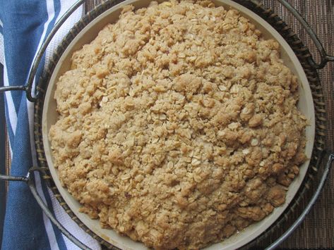 Stirring the Pot: Ina Garten's Old-Fashioned Apple Crisp {Hooray for Apple Season}! Apple Crisp Ina Garten, Old Fashioned Apple Crisp, Plum Dessert, Best Apple Crisp Recipe, Crisp Desserts, Best Apple Crisp, Teacher's Desk, Apple Crisp Recipe, Pie Crumble