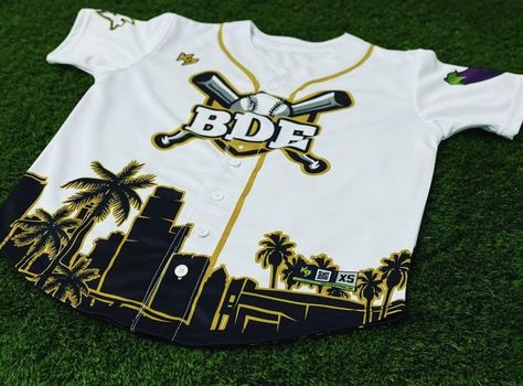 Custom Softball Jerseys, Softball Uniforms, Slow Pitch Softball, Jersey Uniform, Sports Flags, Custom Softball, Softball Jerseys, Baseball Tops, Custom Uniform