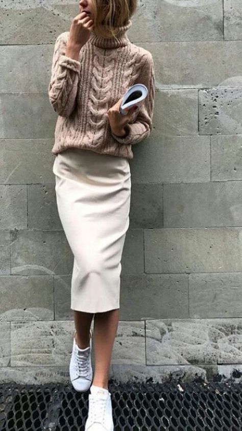 cd0dce8fca267bf1fb86cf43e18d5598desc42321806ri Oversize Sweater Outfit, Skirts With Sneakers, Beige Pencil Skirt, Rok Outfit, Pink Cable Knit Sweater, Pencil Skirt Outfits, Oversize Sweater, Stylish Fall Outfits, Older Women Fashion