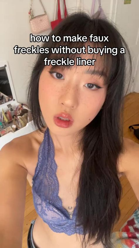 How To Do Freckles With Eyeliner, How To Do Freckles, Freckles Tutorial, How To Apply Fake Freckles, How To Draw Freckles Makeup, Makeup Tutorial Freckles, How To Do Fake Freckles, How To Make Fake Freckles Makeup, How To Add Freckles With Makeup