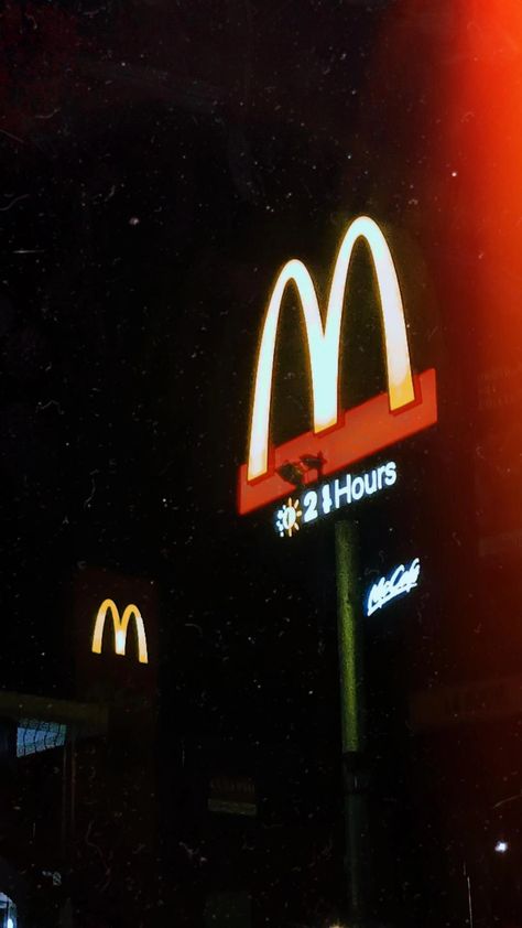 Fast food. McDs. Aesthetic. Night. Late Night Fast Food Runs Aesthetic, Fast Life Aesthetic, Fast Food Worker Aesthetic, Mcdonalds Aesthetic Food Night, Fast Food Restaurant Aesthetic, Mcdonald’s Aesthetic, Mcdonalds Aesthetic Food, Aesthetic Fast Food, 2pac Songs