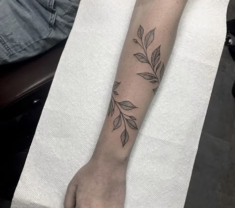 Floral Arm Wrap Tattoo, Arm Wrap Tattoo, Around Arm Tattoo, Wrap Around Tattoo, Tattoo Catalog, Me Tattoo, Tulip Tattoo, Wrap Tattoo, Bestie Tattoo