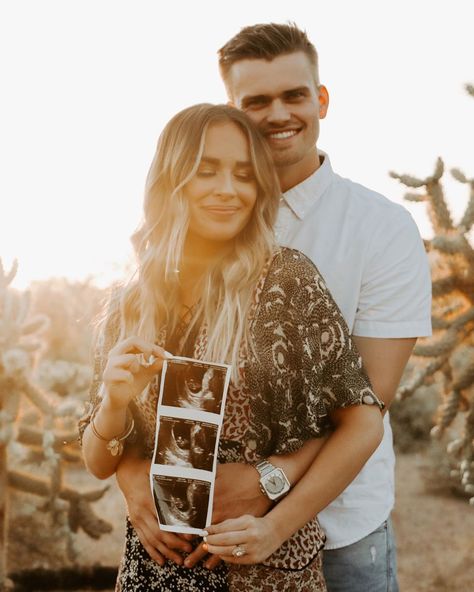 Desert Pregnancy Announcement, Pregnancy Announcement Photos Fall, Patricia Allison, Pregancy Announcement, Pregnancy Reveal Photos, Pregnancy Announcement Pictures, Maternity Picture Outfits, Announcement Pictures, Announcement Photoshoot