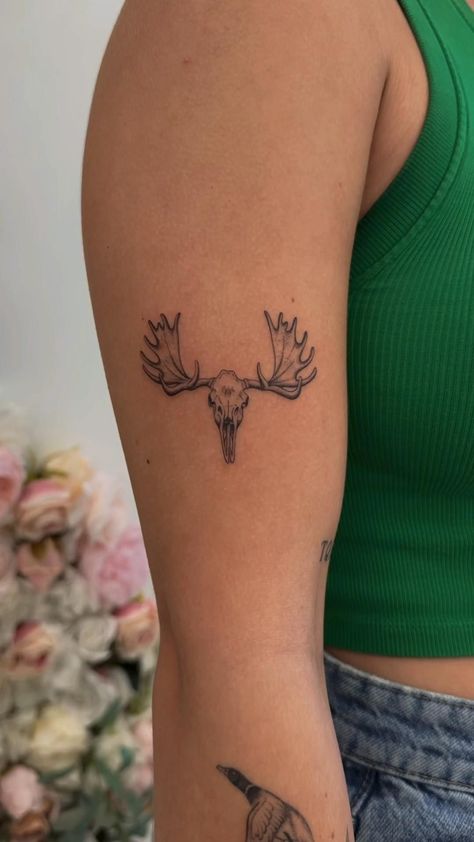 Moose Skull Tattoo, Alaska Tattoo, Moose Skull, Moose Tattoo, Different Drawing Styles, Birthday Tattoo, Mushroom Tattoos, Drawing Styles, Fusion Art