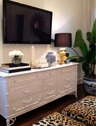 Dresser Under Tv, Dresser Top Decor, Dresser Entertainment Center, Bedroom Dresser Styling, Dresser Styling, Stylish Master Bedrooms, Dresser Decor Bedroom, Bedroom Tv Stand, Tv Mounted