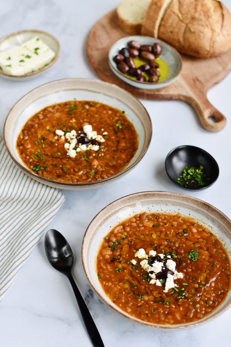 Best Greek Lentil Soup Recipe - Fakes - Mediterranean Savor Greek Lentil Soup Recipe, Mediterranean Lentil Soup, Greek Lentil Soup, Mediterranean Soup, Vegan Mediterranean, Lentil Soup Recipe, Lentil Soup Recipes, Mediterranean Food, Green Lentils