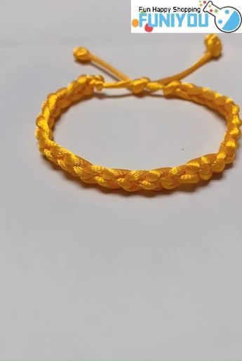 Believe me, you can definitely make this diy bracelet! 😉 #diy #diyjewelry #diybracelet #craft How To Braid A Bracelet Easy, How To Make Diy Bracelets Easy, Drawstring Bracelets Diy, Twine Bracelet Diy, Jute Bracelet Diy, Bracelet Handmade Diy Ideas, Knot Bracelet Diy Tutorials, Diy Bracelet For Him, Easy Knot Bracelet