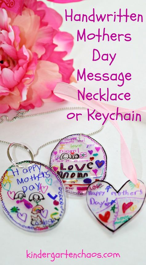 Help turn a child's artwork or handwriting into a necklace or key chain with just a few simple steps. Mother's will love this for Mother's Day Gifts! Diy Mother's Day Crafts, Mother's Day Projects, Mother's Day Activities, Mother Day Message, Diy Gifts For Mom, Diy Gifts For Kids, Mothers Day Crafts For Kids, Diy Mothers Day Gifts, Mother's Day Diy