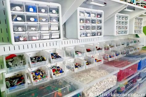 Lego Wall Storage Ideas, Lego Wall Storage, Best Lego Storage Ideas, Lego Collection Display, Best Lego Storage, Lego Storage Drawers, Lego Tables, Lego Storage Ideas, Lego Storage Organization