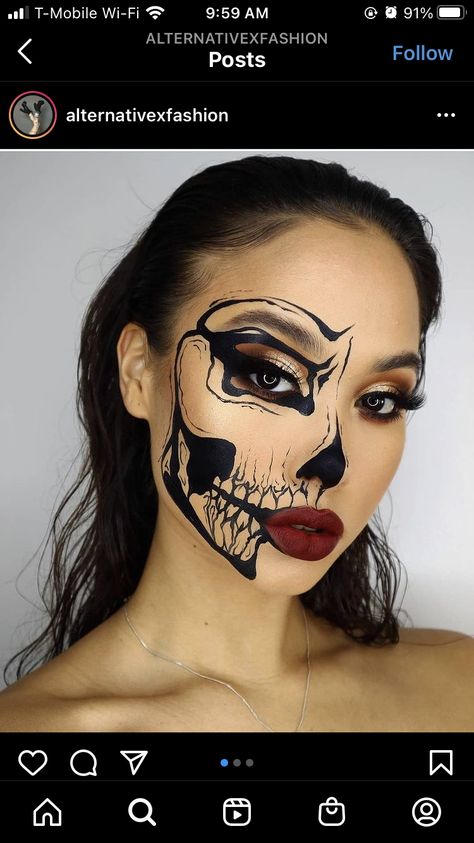 Half Skeleton Makeup, Joker Halloween Makeup, Half Skeleton, Rave Halloween Costumes, Media Makeup, Skeleton Makeup, Halloween Makeup Pretty, Make Up Ideas, Halloween Eye Makeup