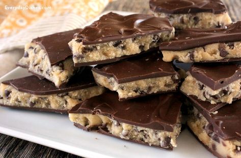 Cookie Dough Bark, Candy Bark Recipes, Baked Desserts, Bark Recipe, Everyday Dishes, Cake Bars, Chocolate Chip Cookie, Vegetarian Chocolate, Sweets Treats