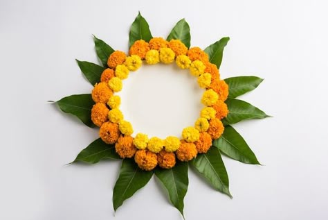 Floral Arrangements Ideas, Simple Floral Arrangements, Floral Rangoli, Simple Flower Rangoli, Mango Leaves, Home Flower Decor, Rangoli Designs Simple Diwali, Diy Floral Decor, Rangoli Simple