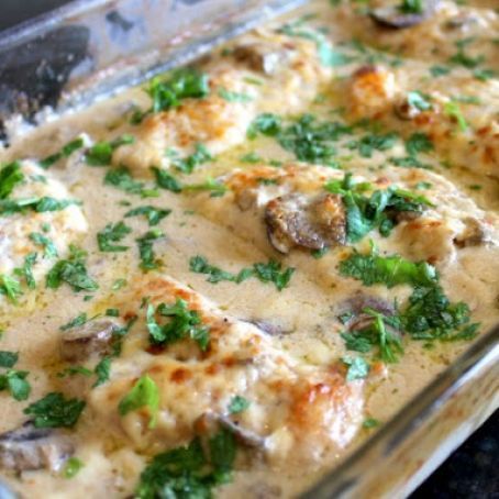 Chicken Gloria, Recipe With Broccoli, Quick Chicken Breast Recipes, Green Chili Chicken, Chicken Dinner Ideas, Creamy Mushroom Soup, Favorite Recipes Chicken, Creamy Recipes, Pan Seared Salmon