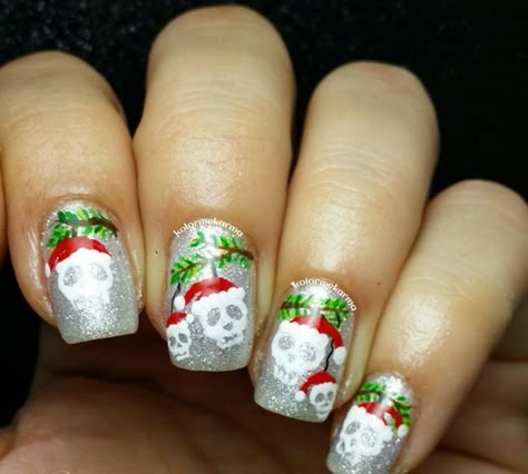 Christmas skull nails Skull Christmas, Skull Nails, Mens Nails, Gothic Nails, Cute Christmas Nails, Christmas Nail Art Designs, Halloween Nail Designs, Get Nails, I Love Nails