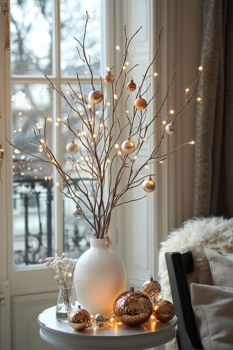 Elegant Christmas Decor, Christmas Decor Inspiration, Xmas Deco, White Christmas Decor, Christmas Inspo, Christmas Decorations For The Home, Kwanzaa, New Years Decorations, Elegant Christmas