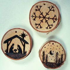 Wood Burning Art Patterns, Wood Burning Christmas Ornaments, Wood Burning Christmas, Woodburning Crafts, Wood Box Decor, Christmas Ornament Ideas, Woodburning Art, Pyrography Ideas, Woodburning Ideas