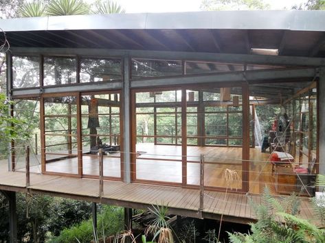 Glass Yoga Studio, Open Yoga Studio, Outdoor Yoga Studio, Sunroom Inspiration, Retreat Centre, Yoga Shala, Ashtanga Vinyasa Yoga, Yoga Studio Design, Wellness Studio