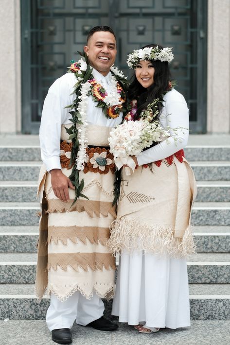 Tongan wedding mats and leis for our temple sealing at the Church of Jesus Christ of Latter Day Saints Los Angeles Temple. Tongan Wedding Attire, Tongan Wedding Dress, Polynesian Wedding Dress, Tongan Kiekie, Kato Teu, Tongan Clothing, Tongan Wedding, Los Angeles Temple, Island Wedding Dresses