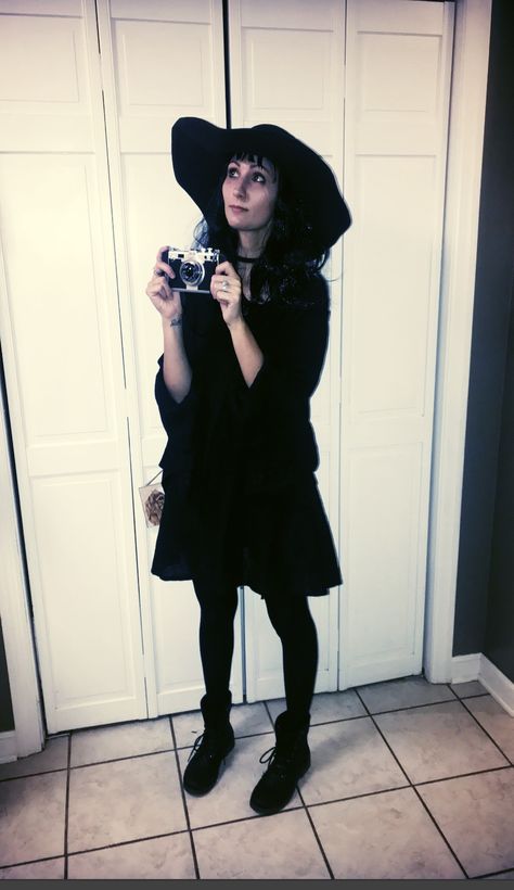 Lydia Deetz Black Dress, Diy Lydia Deetz Costume Black, Lydia Deetz Aesthetic Outfit, Lydia Deets Diy Costume, Lydia Deetz Black Outfit, Lidia Deetz Costume, Beetle Juice Lydia Costume, Lydia Beetlejuice Outfit, Lydia Deetz Inspired Outfit