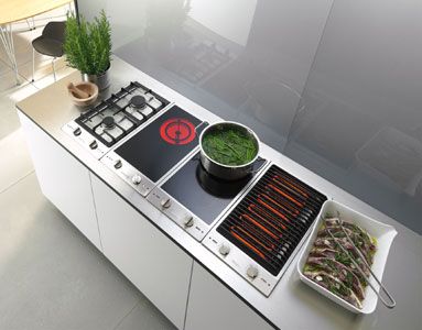 The innovative design of Miele's CombiSet™ range allows you to mix-and-match gas, electric and induction, side by side. The modular design of CombiSets™ enables you to tailor surfaces that truly fi... Miele Kitchen, Kitchen Hob, Indoor Grills, Kitchen Appliance Storage, Outdoor Kitchen Appliances, Kitchen Grill, Indoor Grill, Kitchen Stove, Cooktops