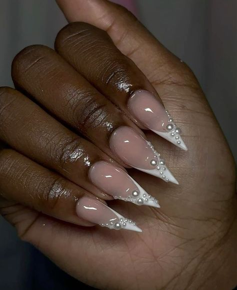 Stalletio Nails, White Stilletos Nails Design, Pearl Stiletto Nails, White Stellio Nails, Silver And White Nails Prom, White Stilletos Nails, Pink Stilletos Nails, Small Stilleto Nails, Stiletto White Nails