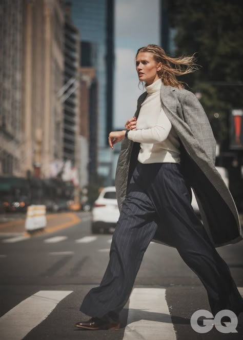 Toni Garrn GQ Mexico 2019 Cover Fashion Editorial City Fashion Shoot, City Fashion Photography, Guy Aroch, London Photoshoot, City Shoot, Corporate Portrait, Toni Garrn, City Fashion, Business Portrait