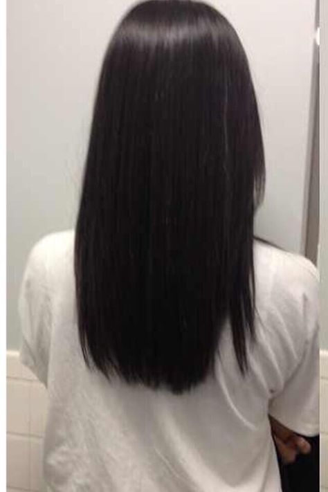 / perfectly straight. Medium Black Hair, 00s Mode, Short Dark Hair, Haircut Inspiration, Pinterest Hair, Haircuts Straight Hair, Long Black Hair, Hair Inspo Color, Grunge Hair